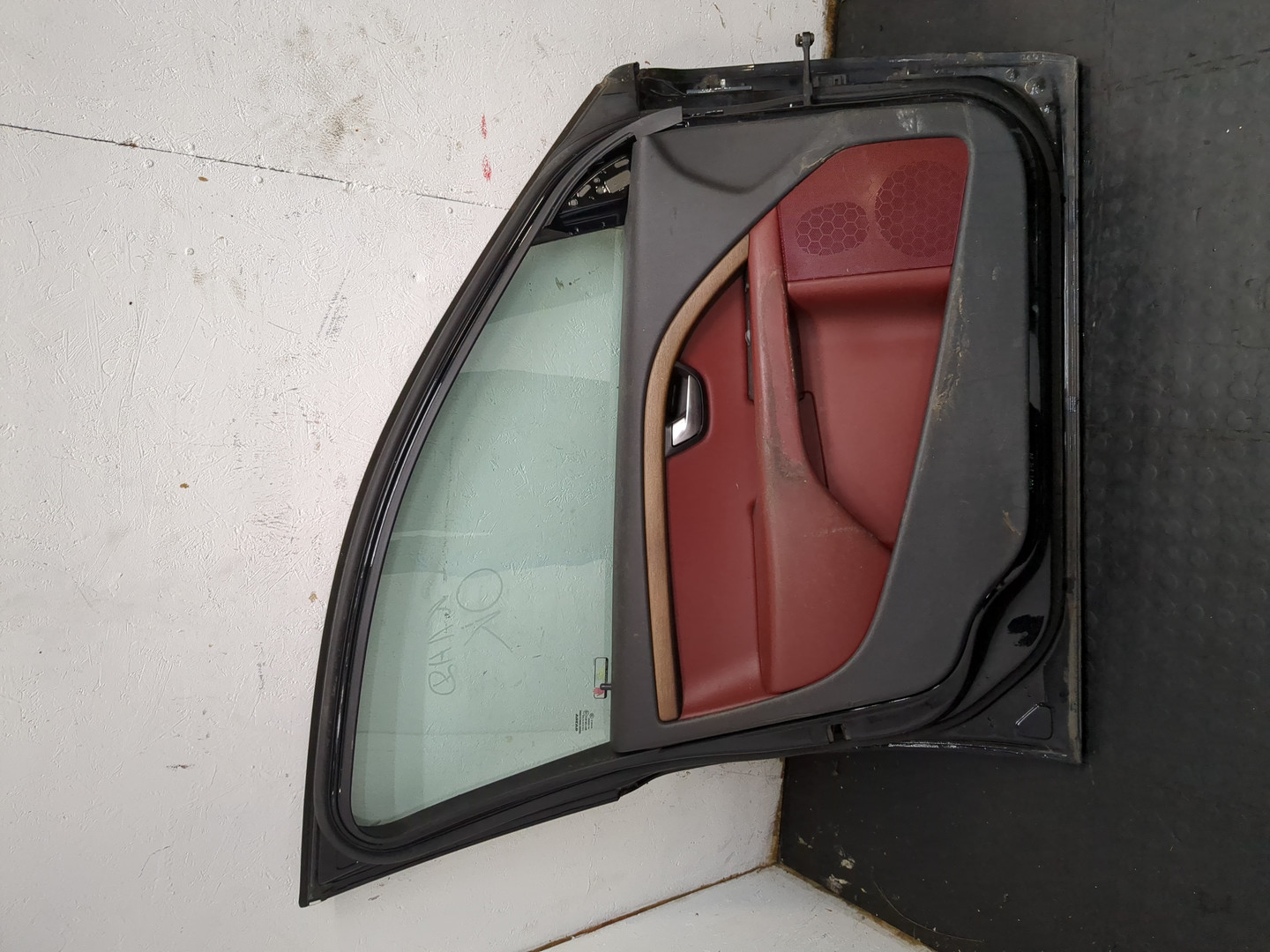 Дверь передняя левая