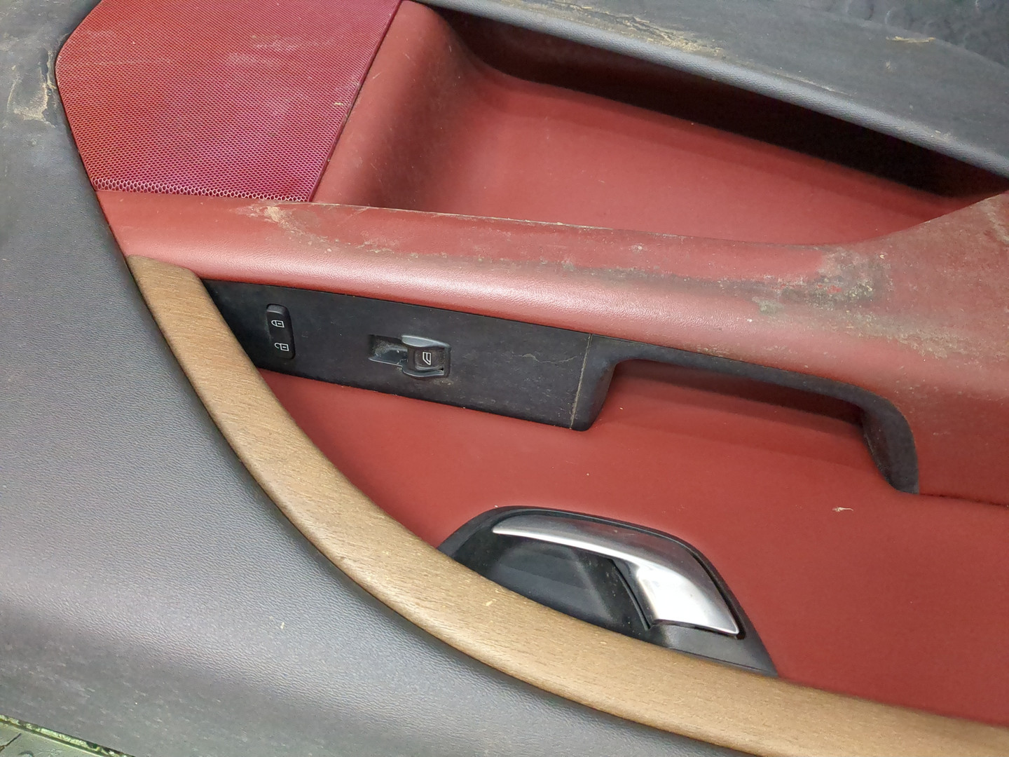 Дверь передняя левая