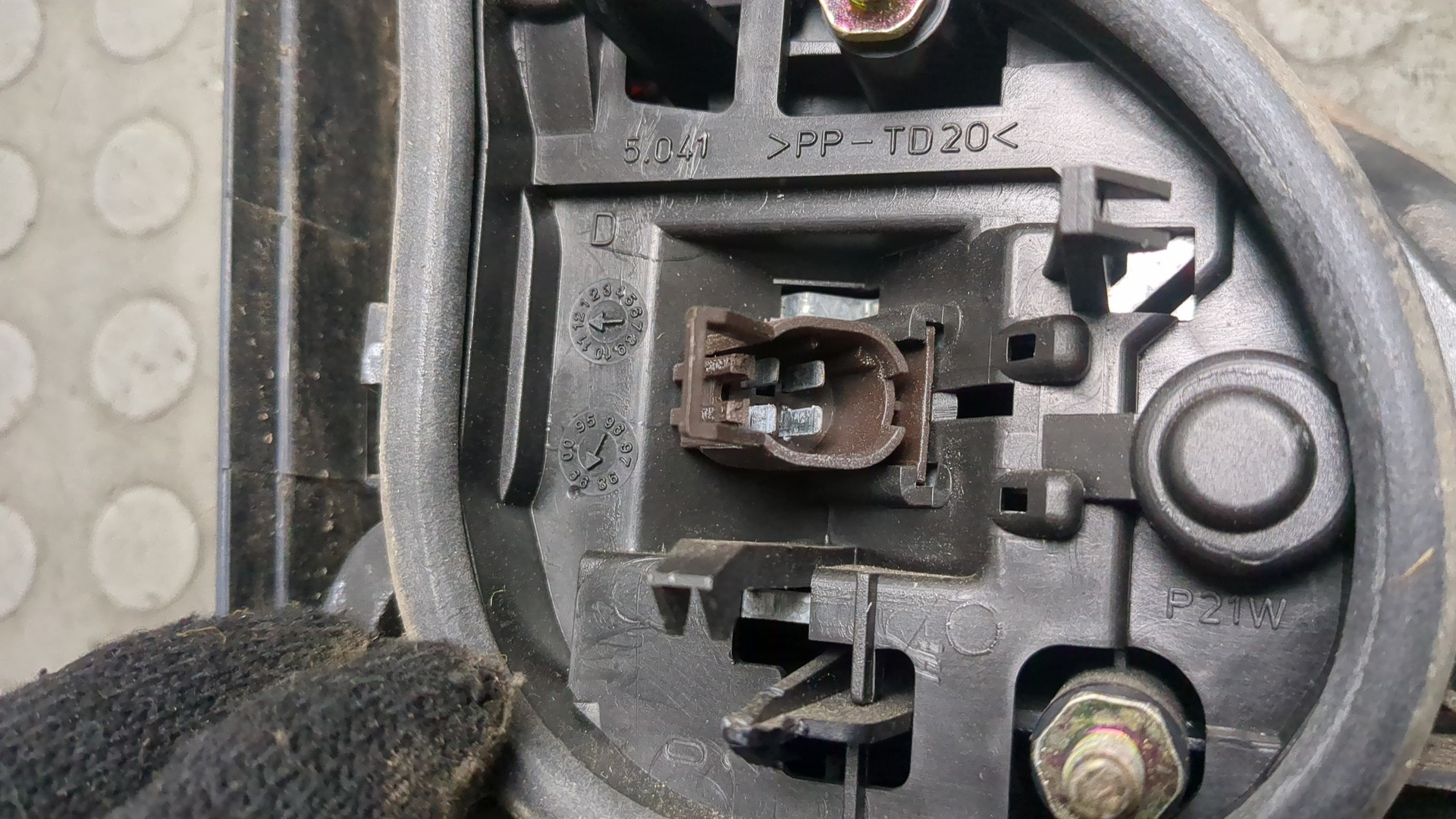 Фонарь задний внутренний правый