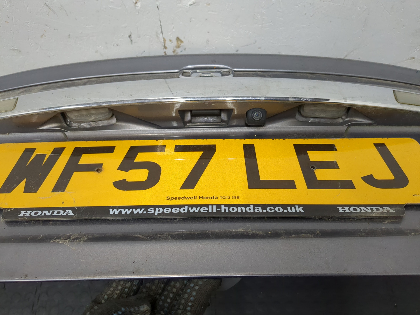 Дверь багажника