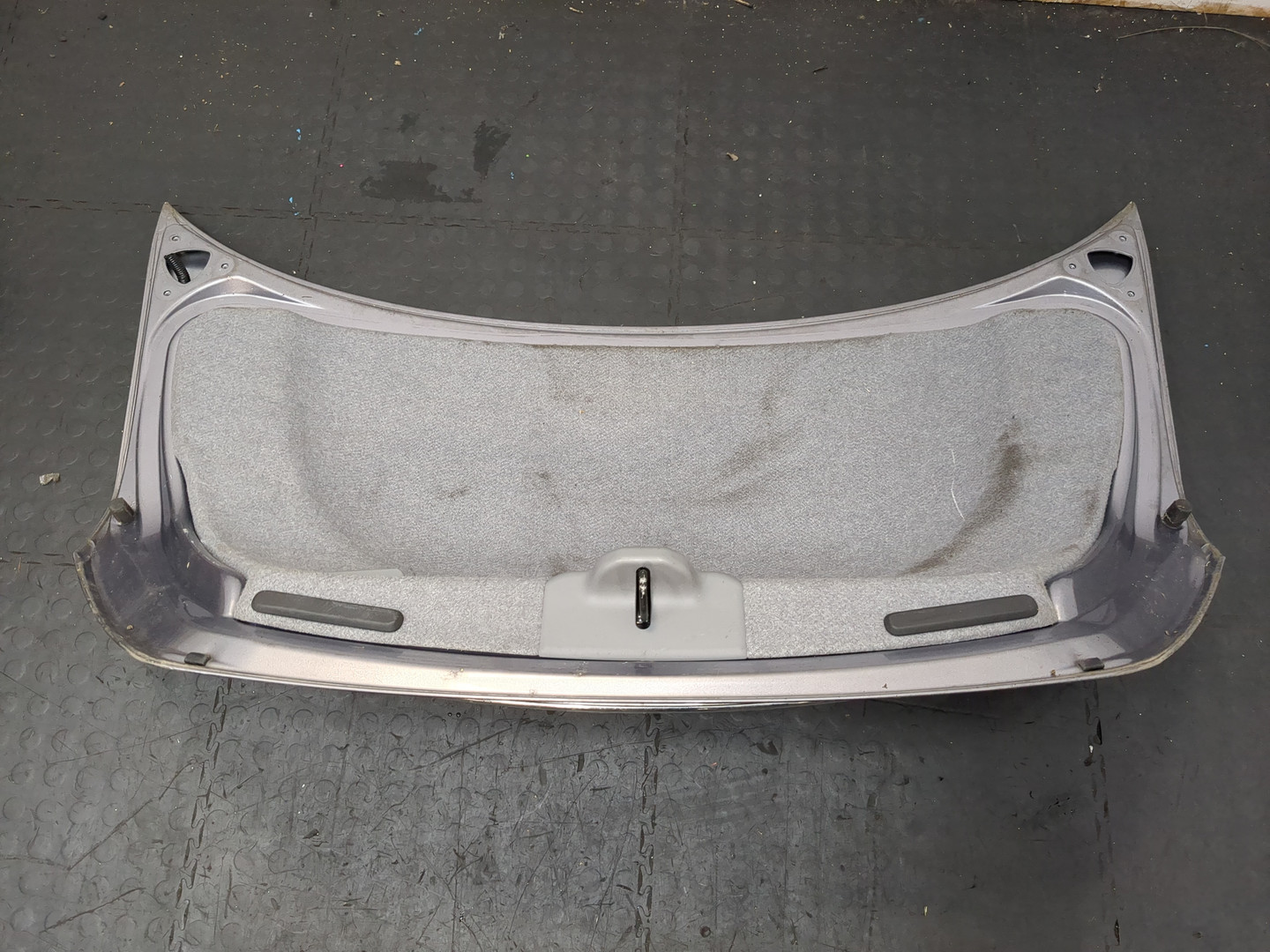 Дверь багажника