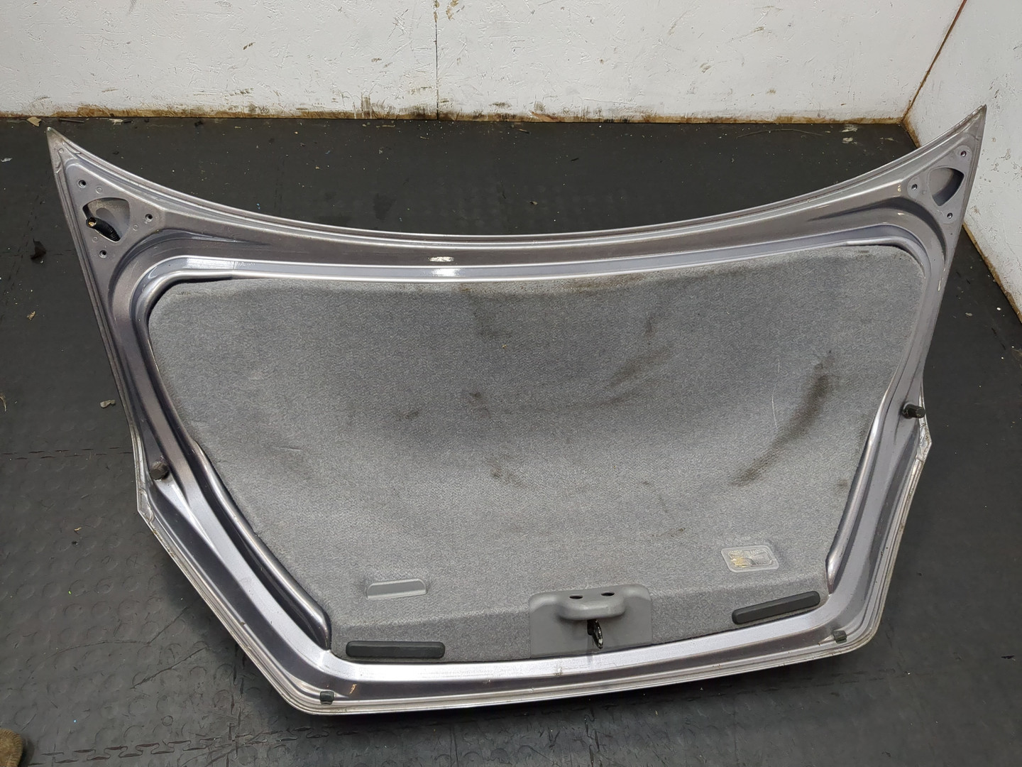 Дверь багажника