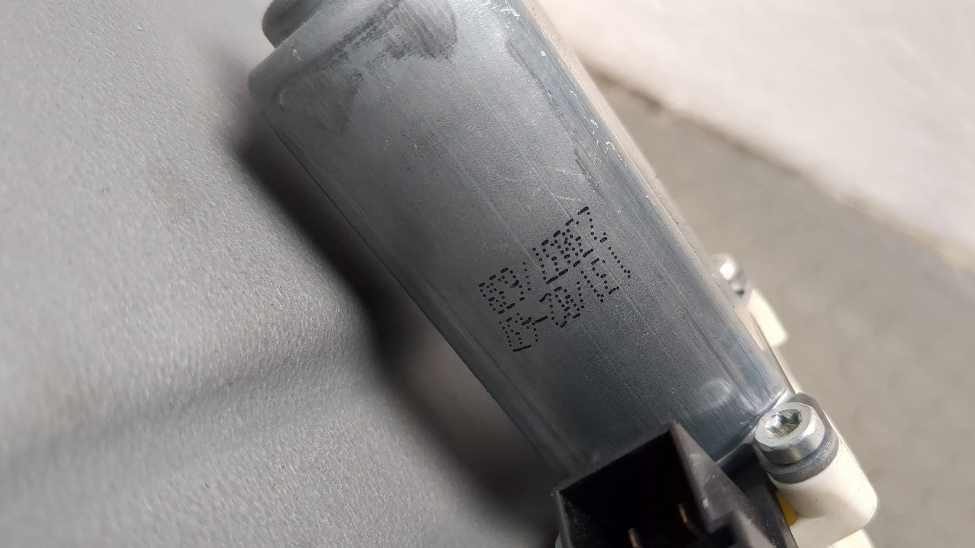 Стеклоподъемник электр. передний левый