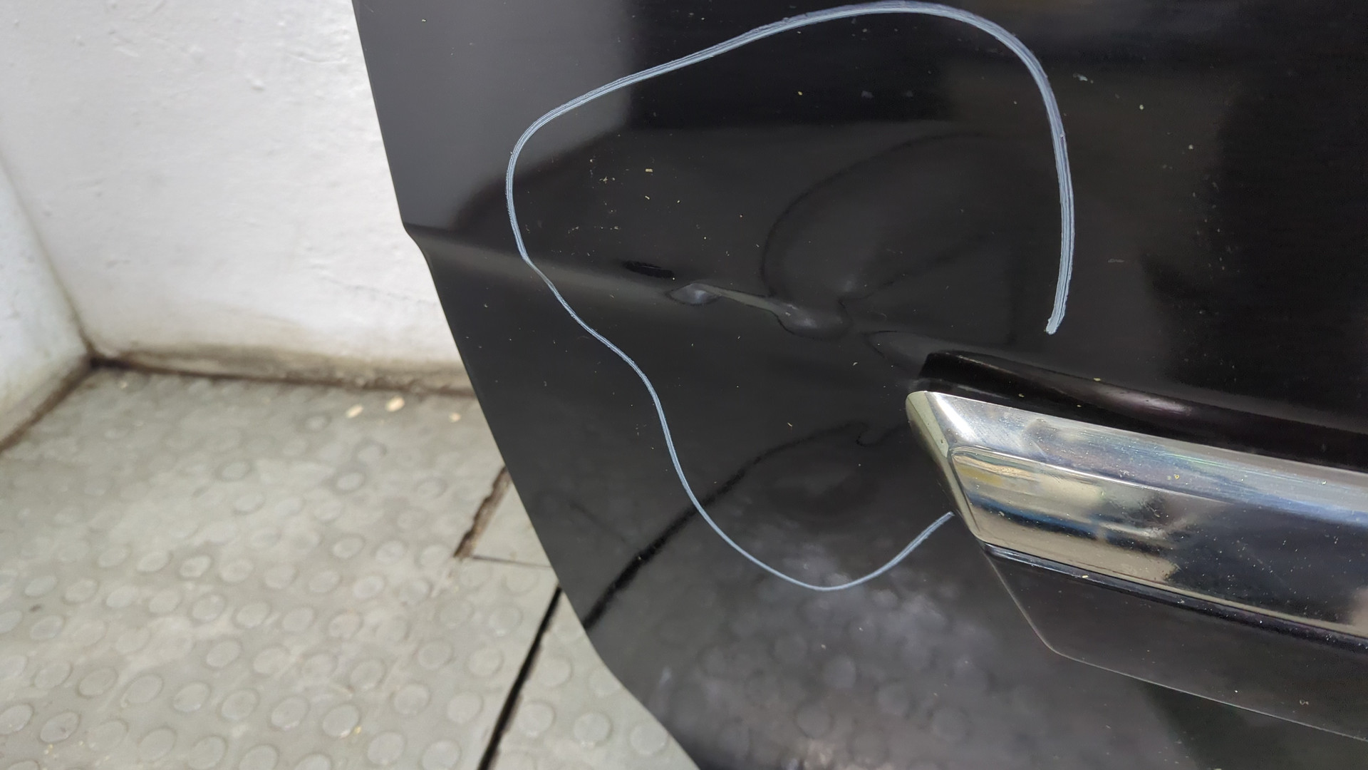 Дверь багажника