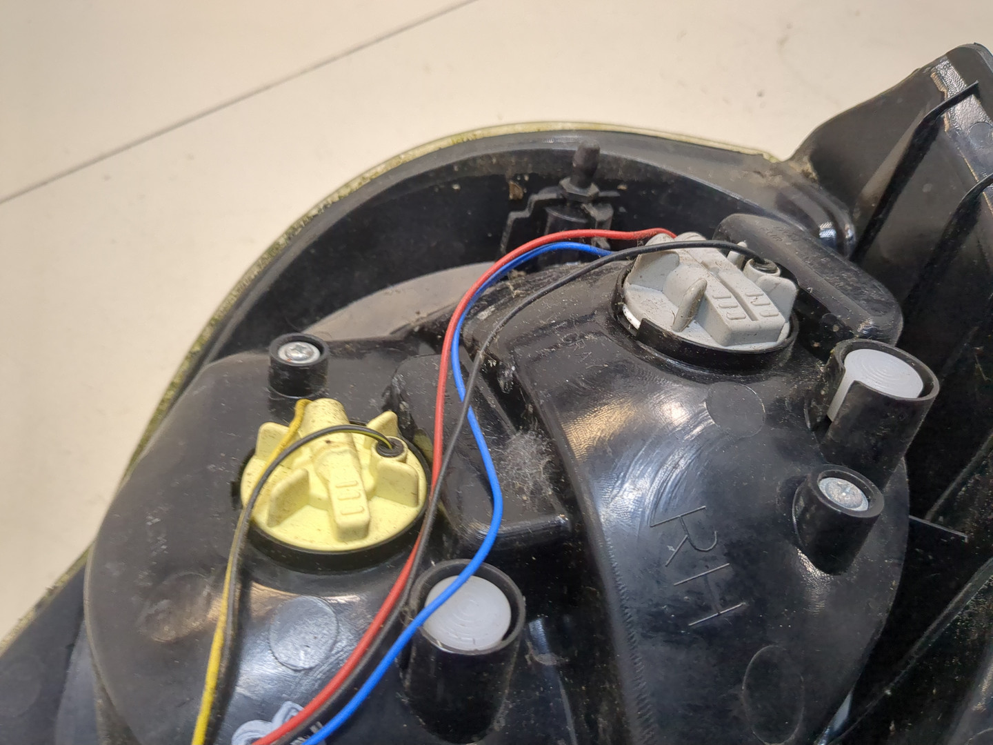 Фонарь задний правый