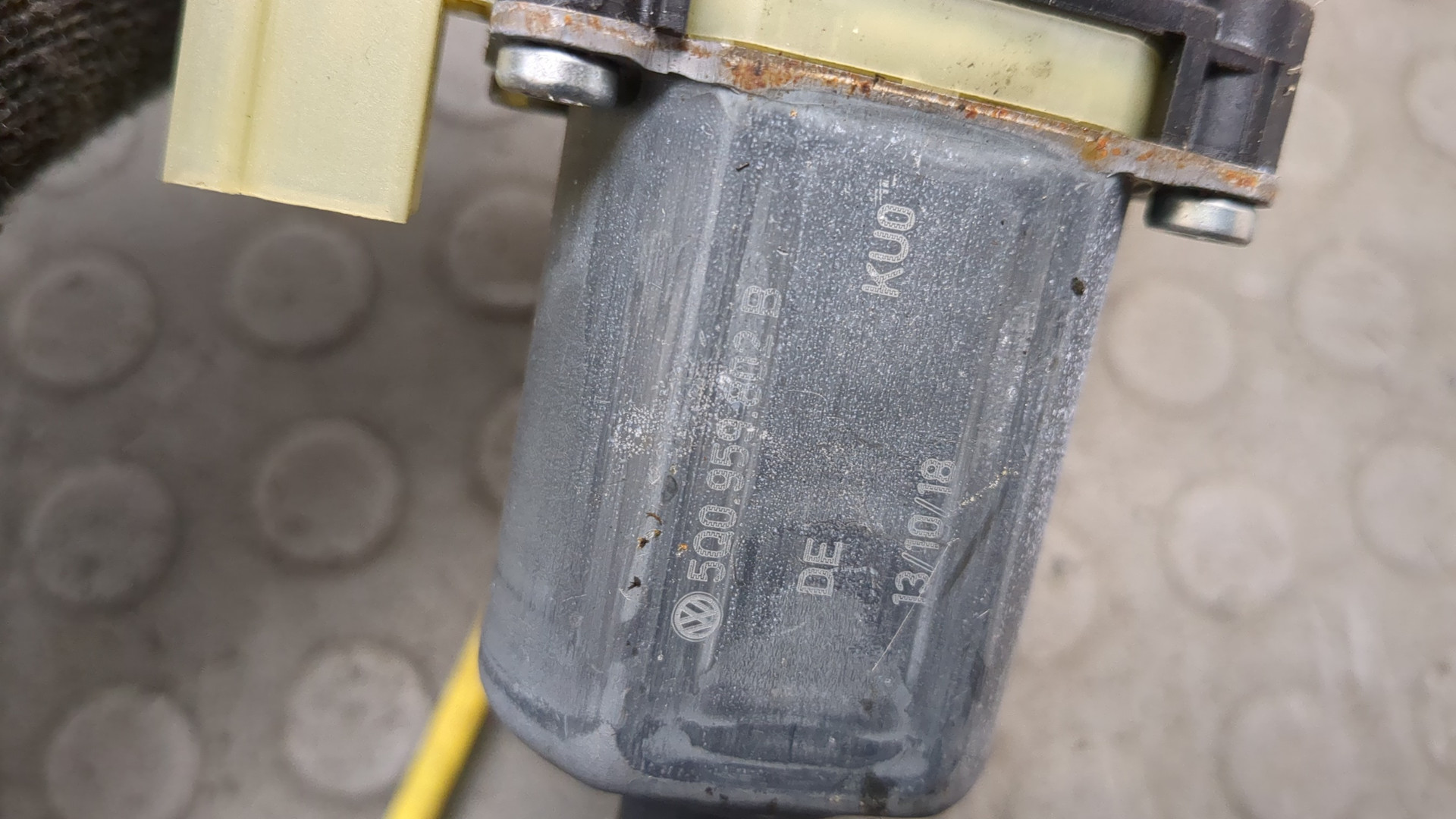 Стеклоподъемник электр. передний правый