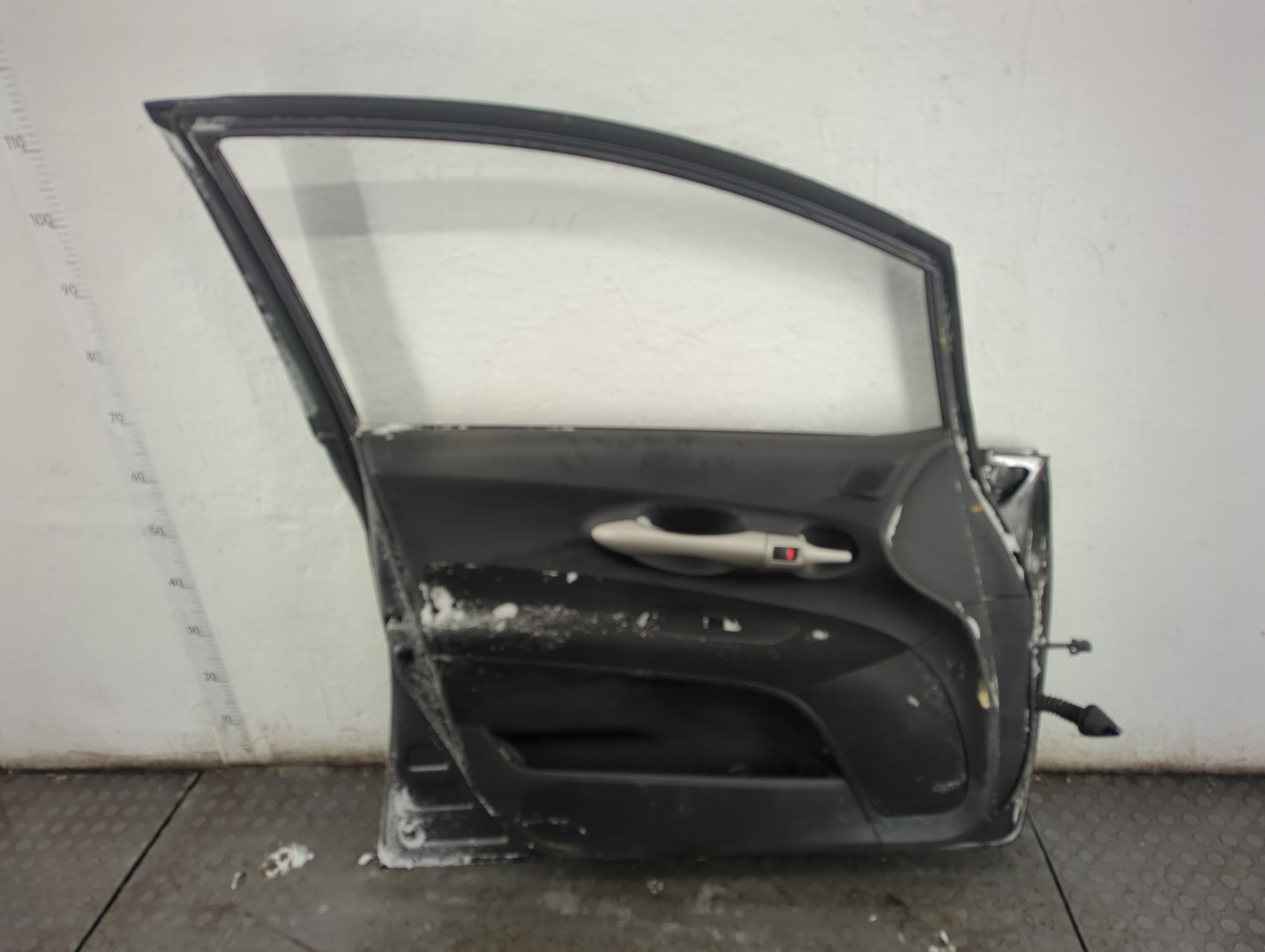 Дверь передняя левая