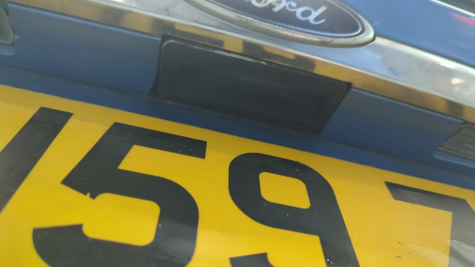 Дверь багажника