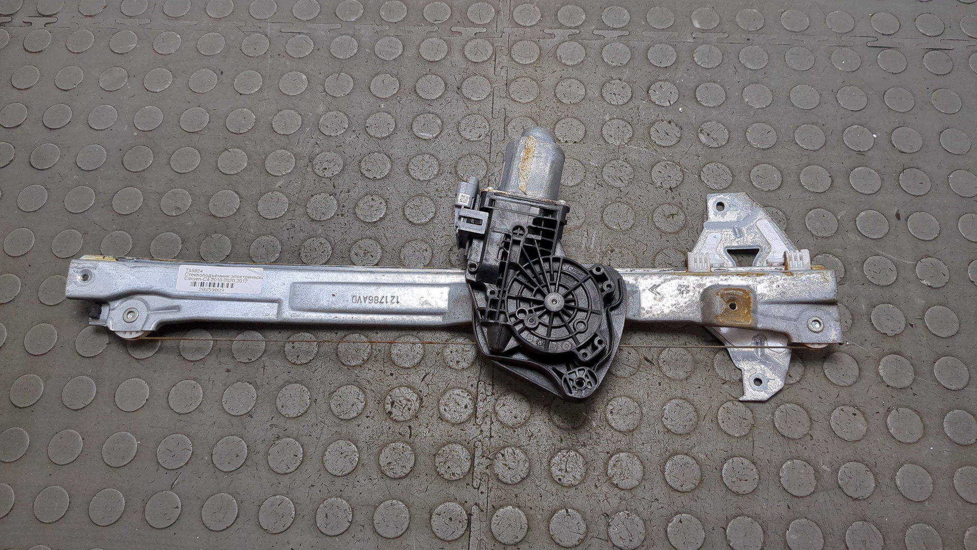 Стеклоподъемник электр. передний правый