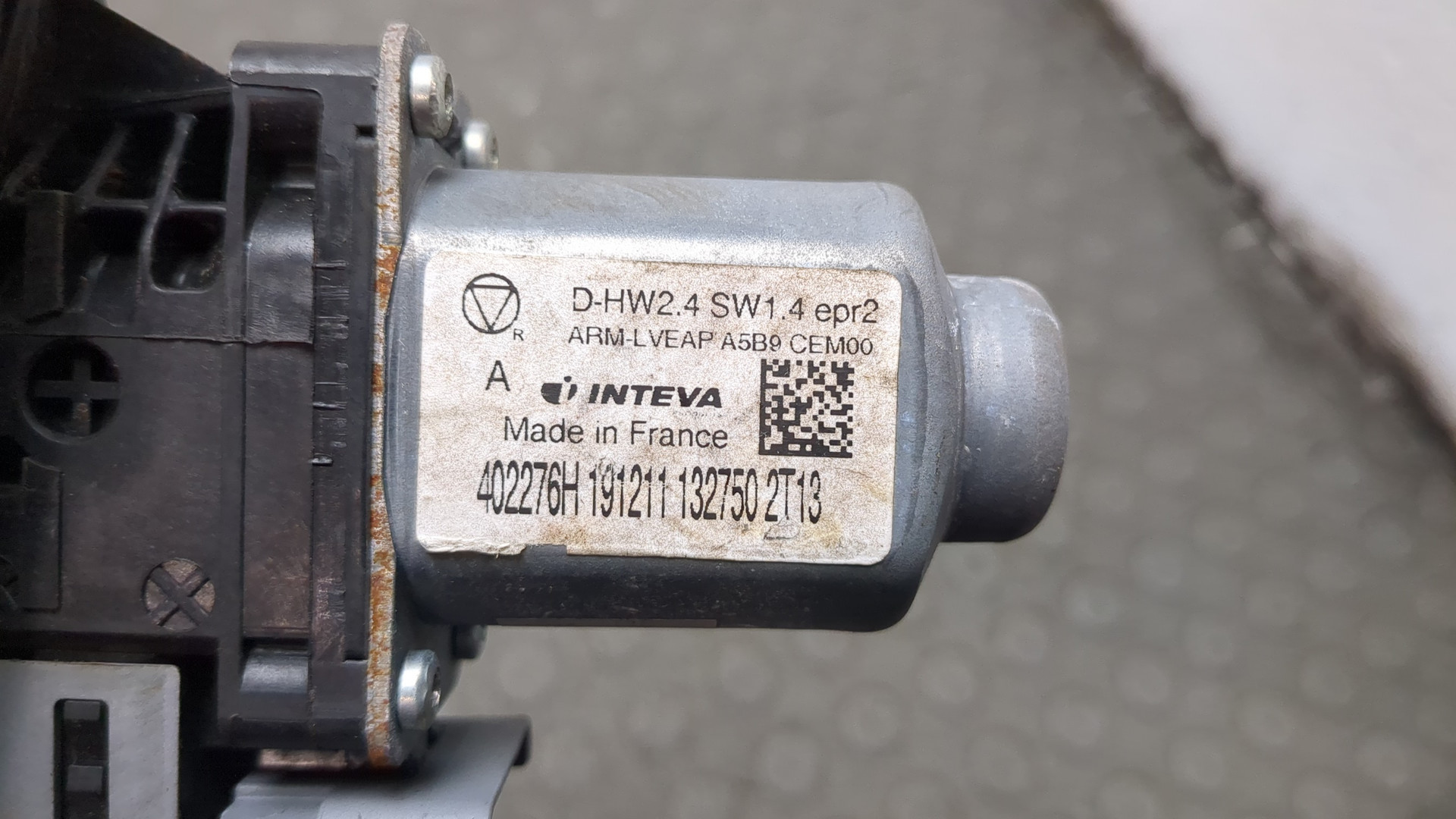 Стеклоподъемник электр. передний правый