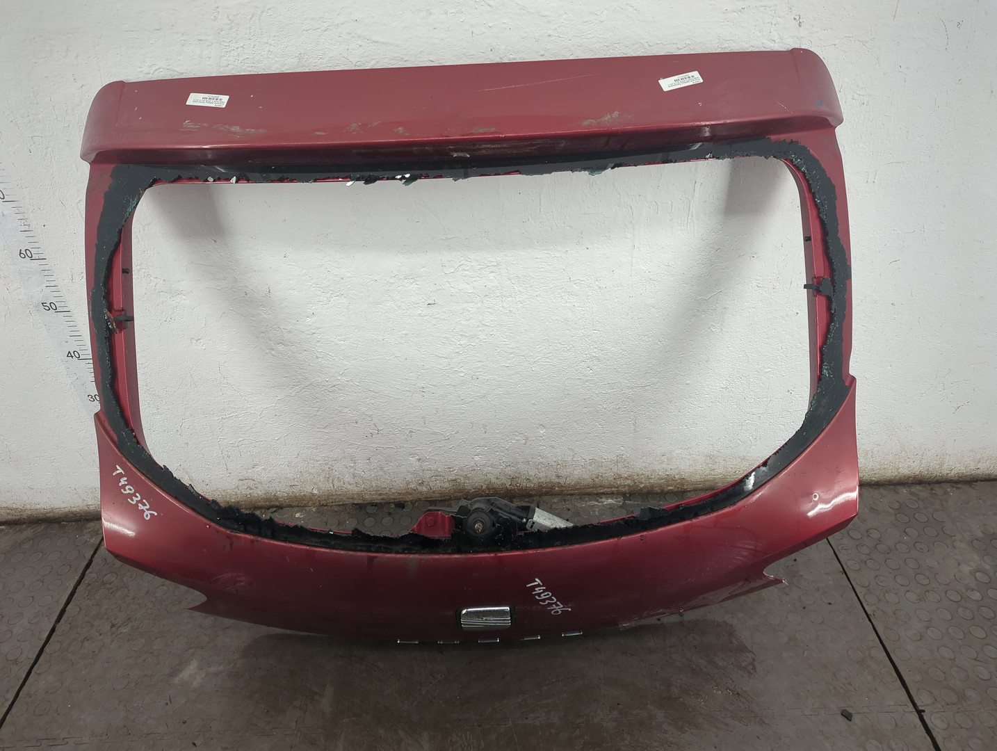 Дверь багажника