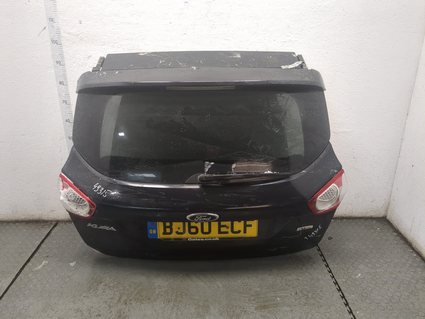 Дверь багажника