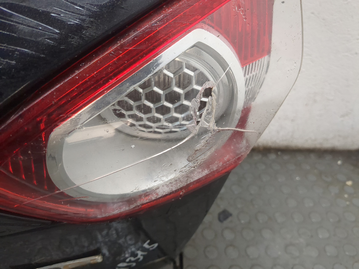 Дверь багажника