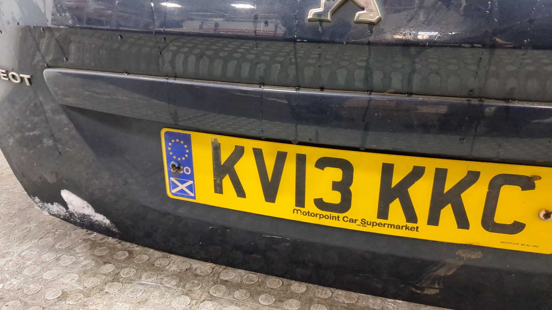 Дверь багажника