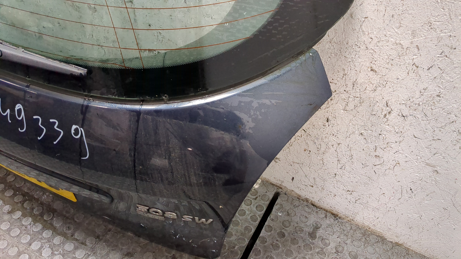 Дверь багажника