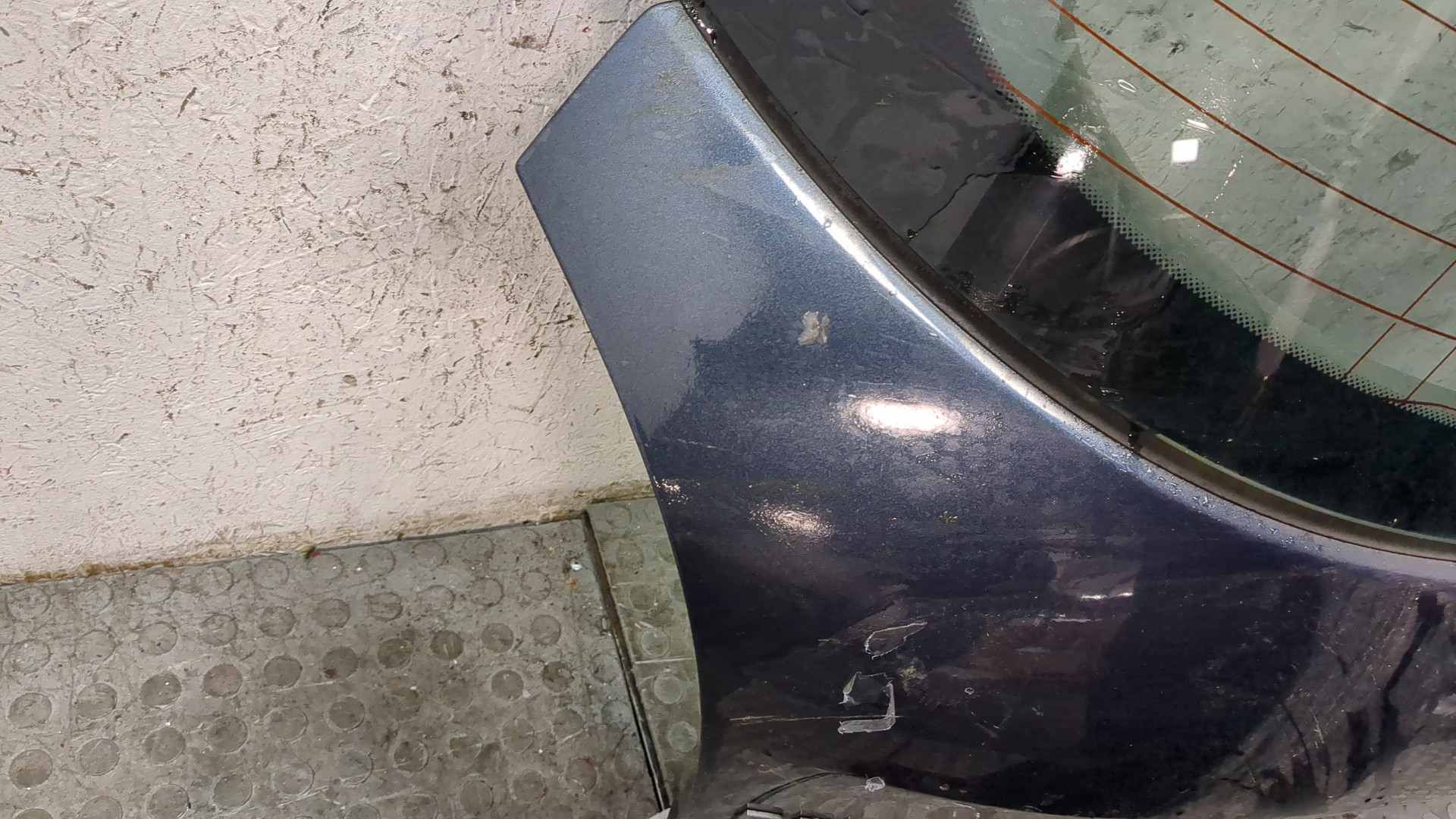 Дверь багажника