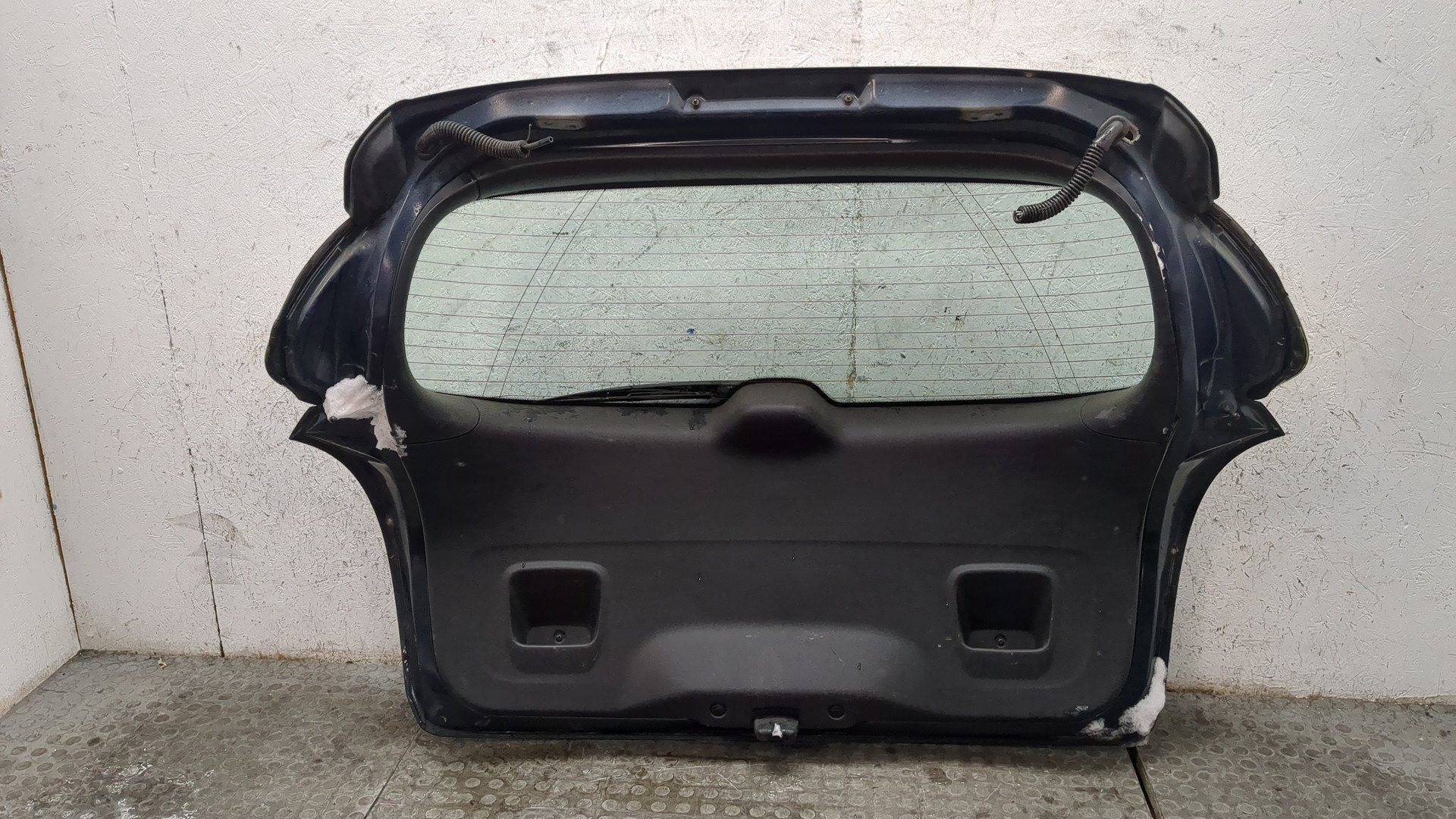 Дверь багажника