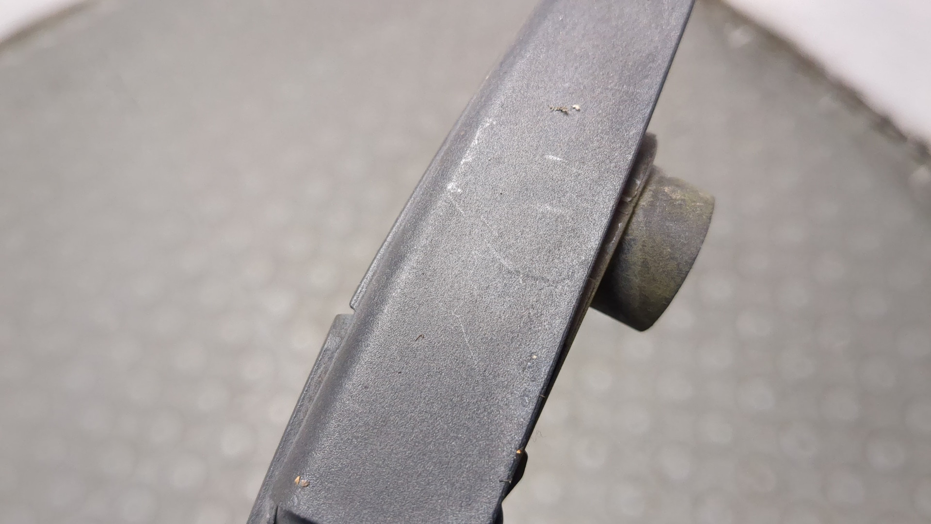 Поводок стеклоочистителя заднего