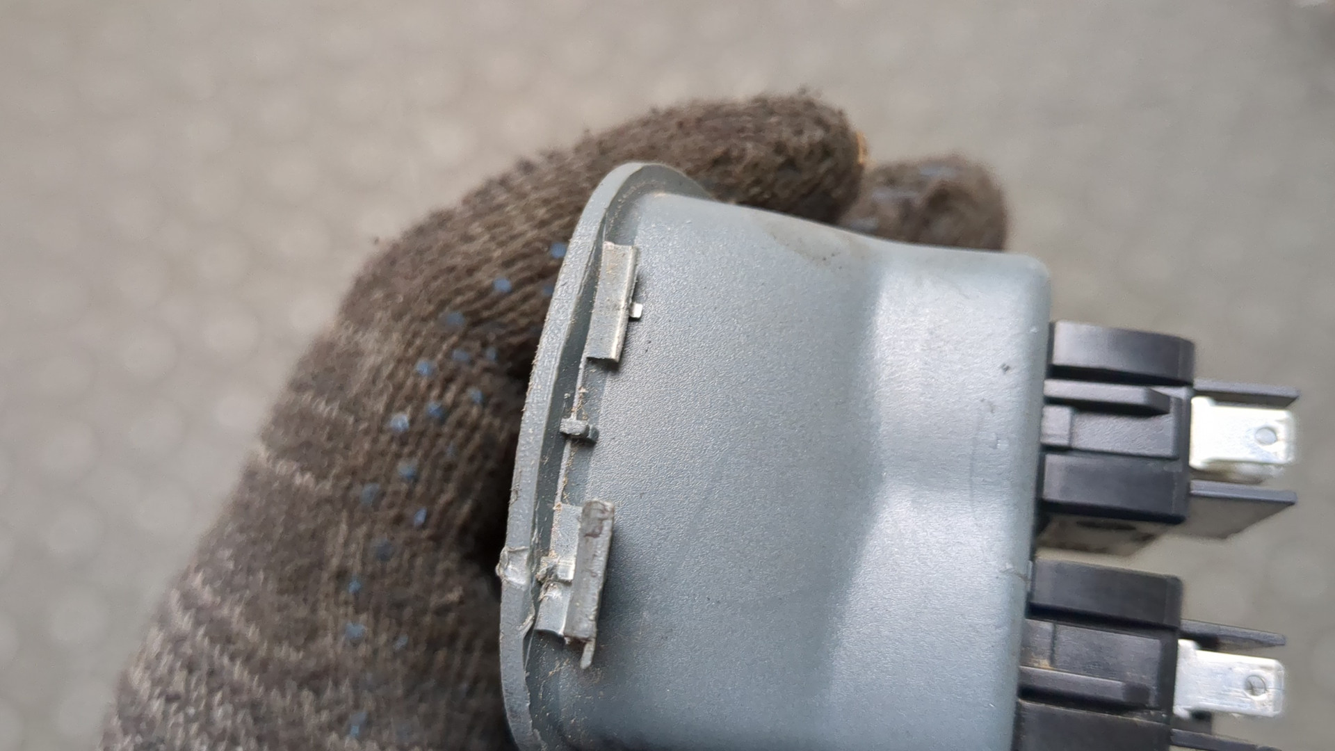 Кнопка стеклоподъемника