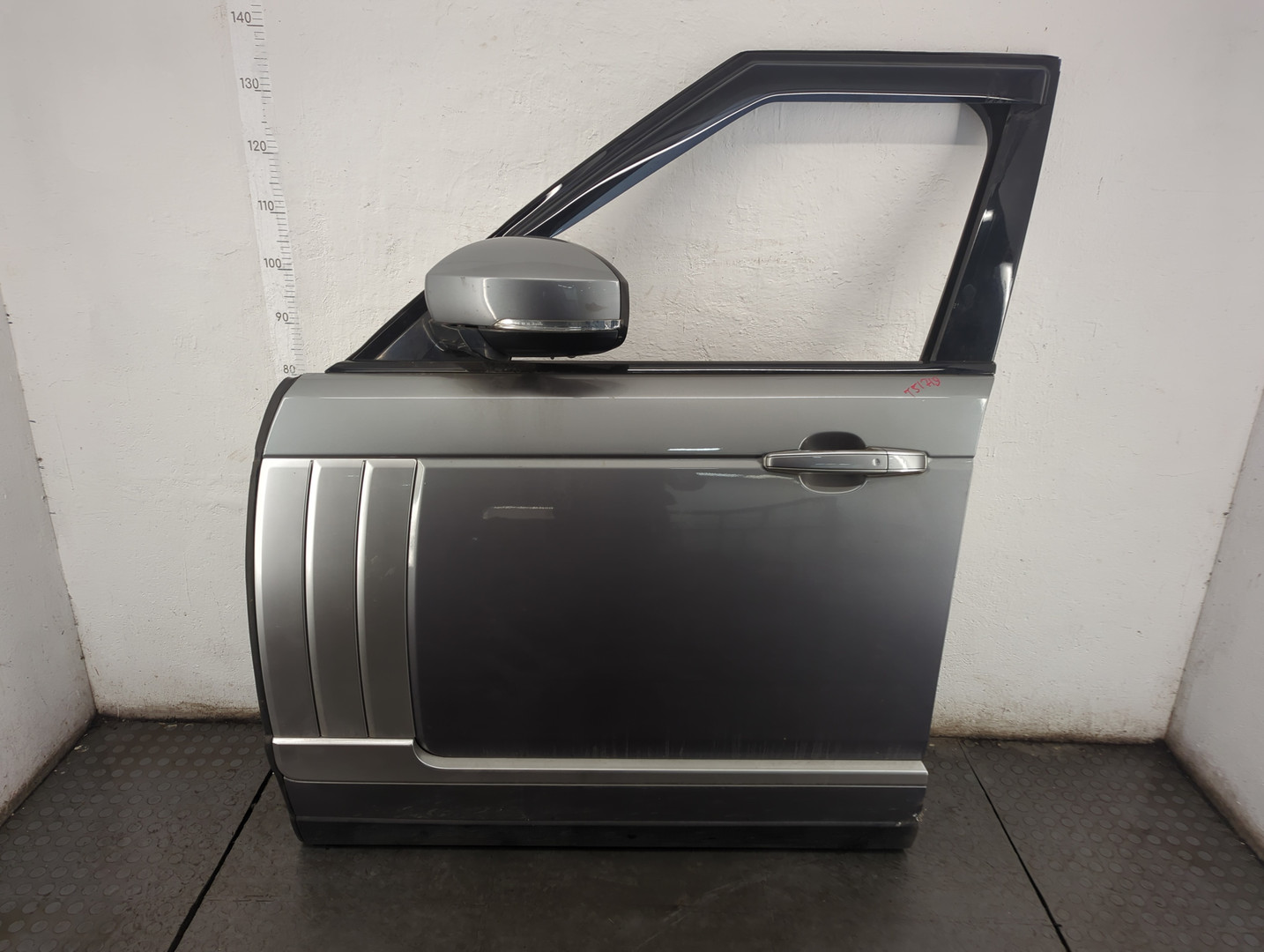 Дверь передняя левая