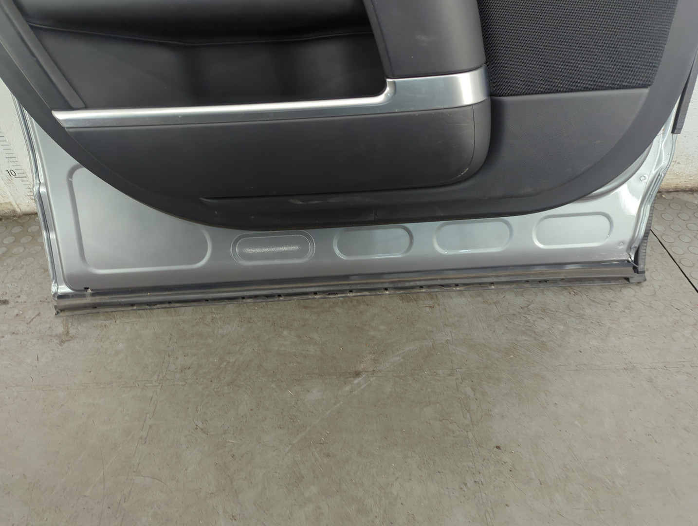 Дверь передняя левая