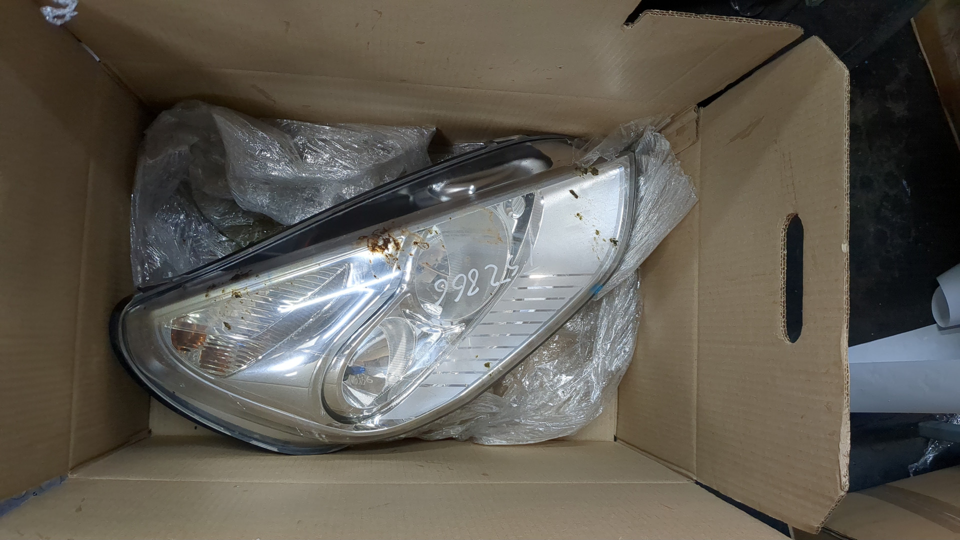 Фара правая