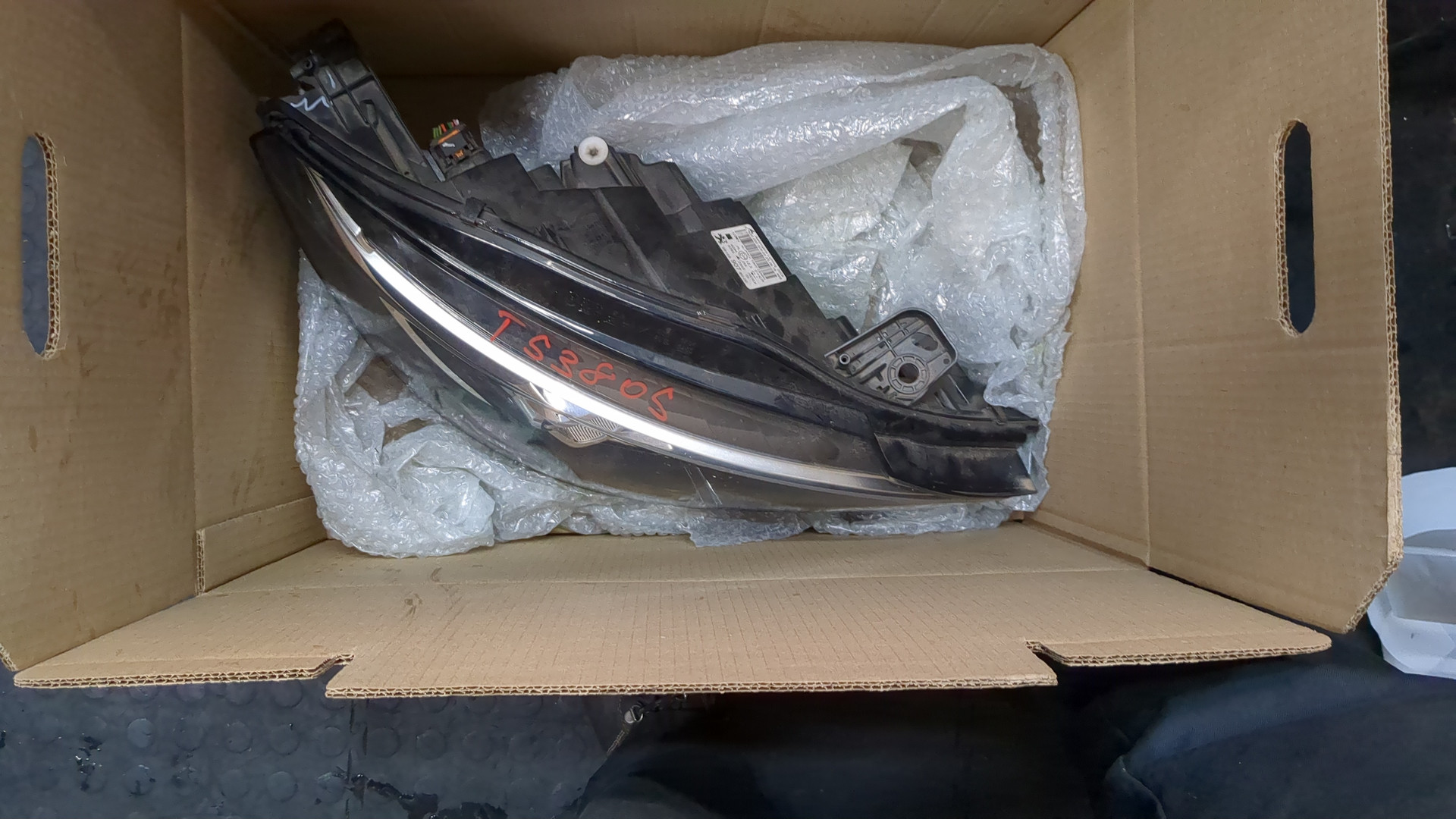 Фара правая