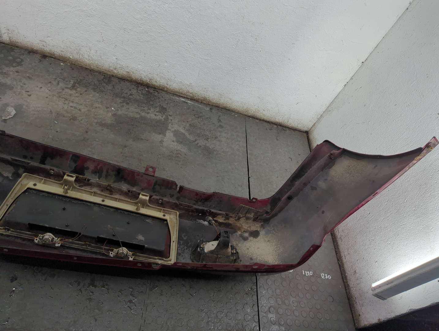 Бампер задний