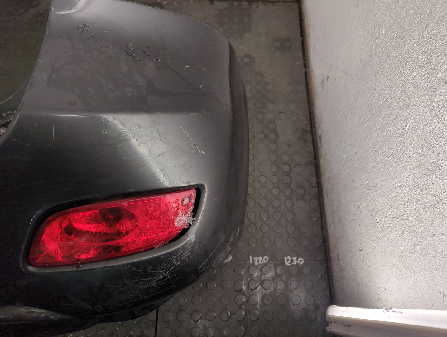 Бампер задний