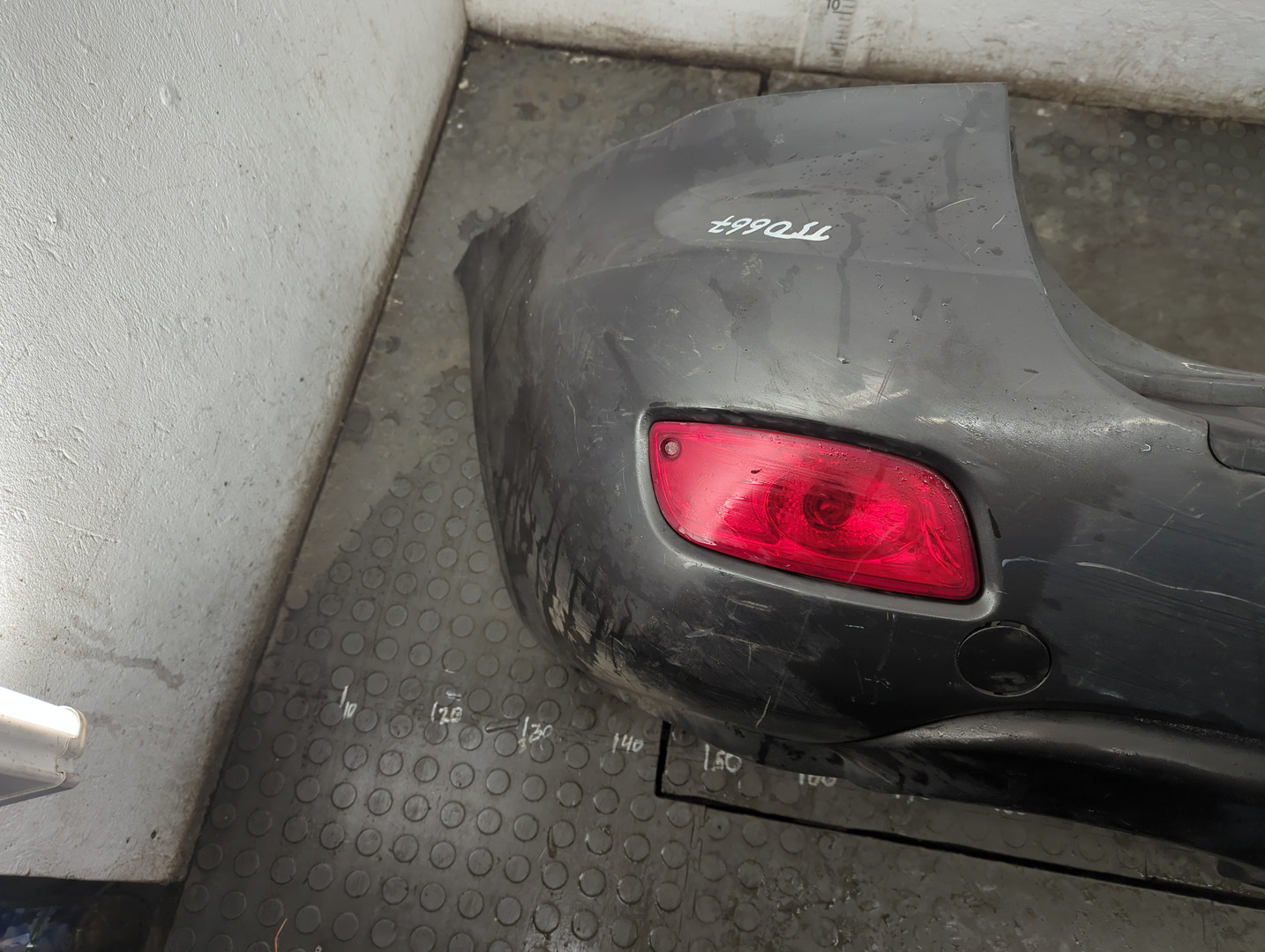 Бампер задний