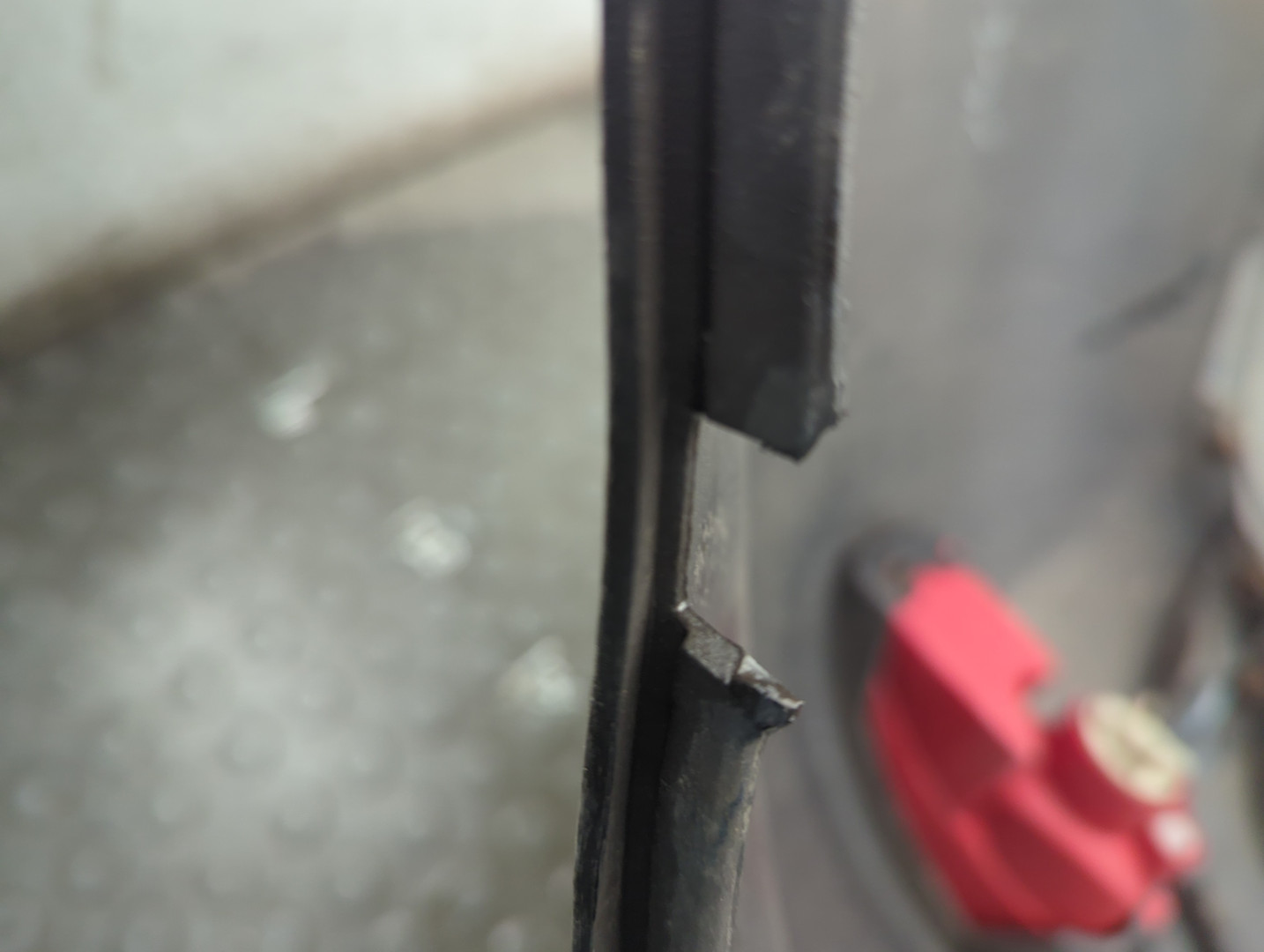 Бампер задний