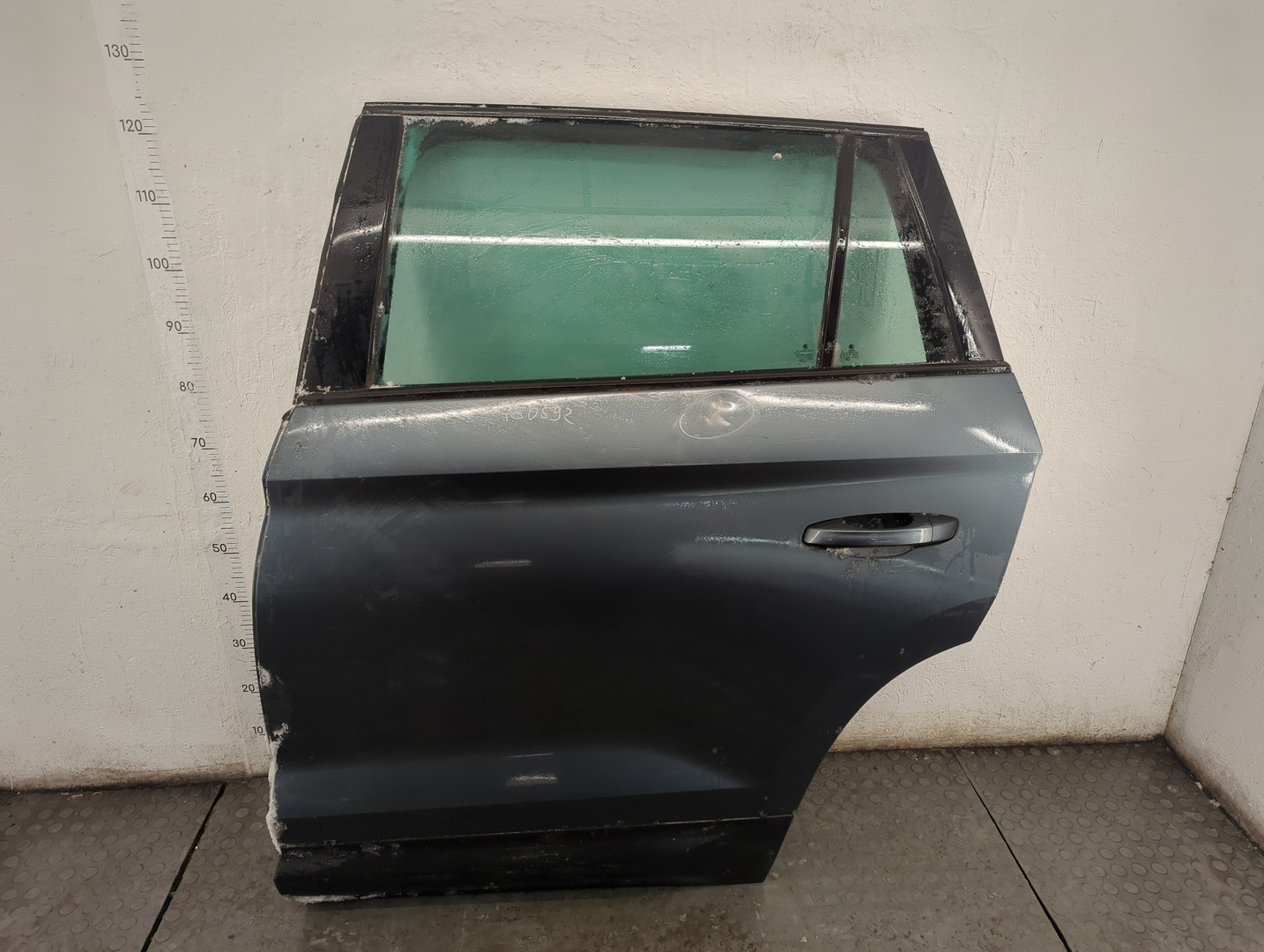 Дверь задняя левая