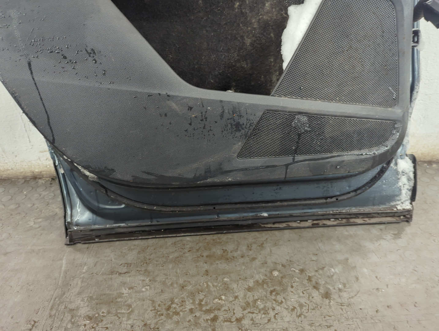 Дверь задняя левая