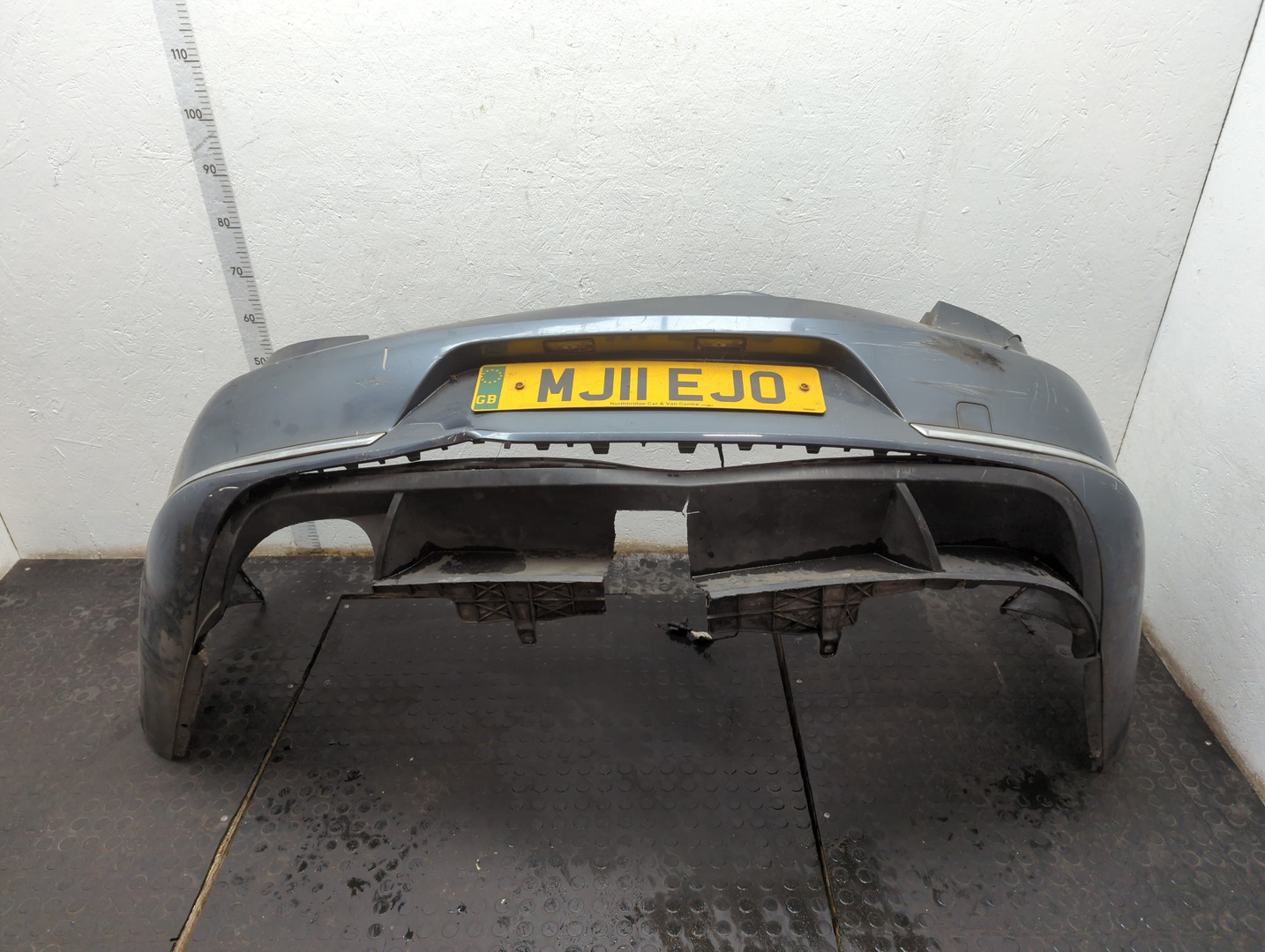 Бампер задний