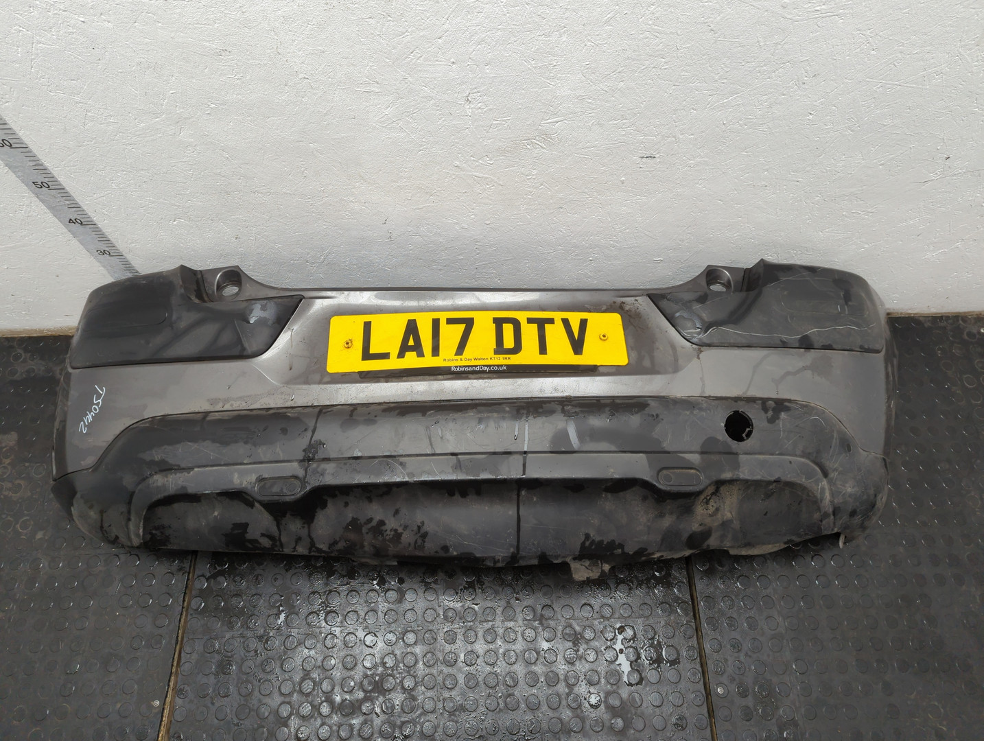 Бампер задний