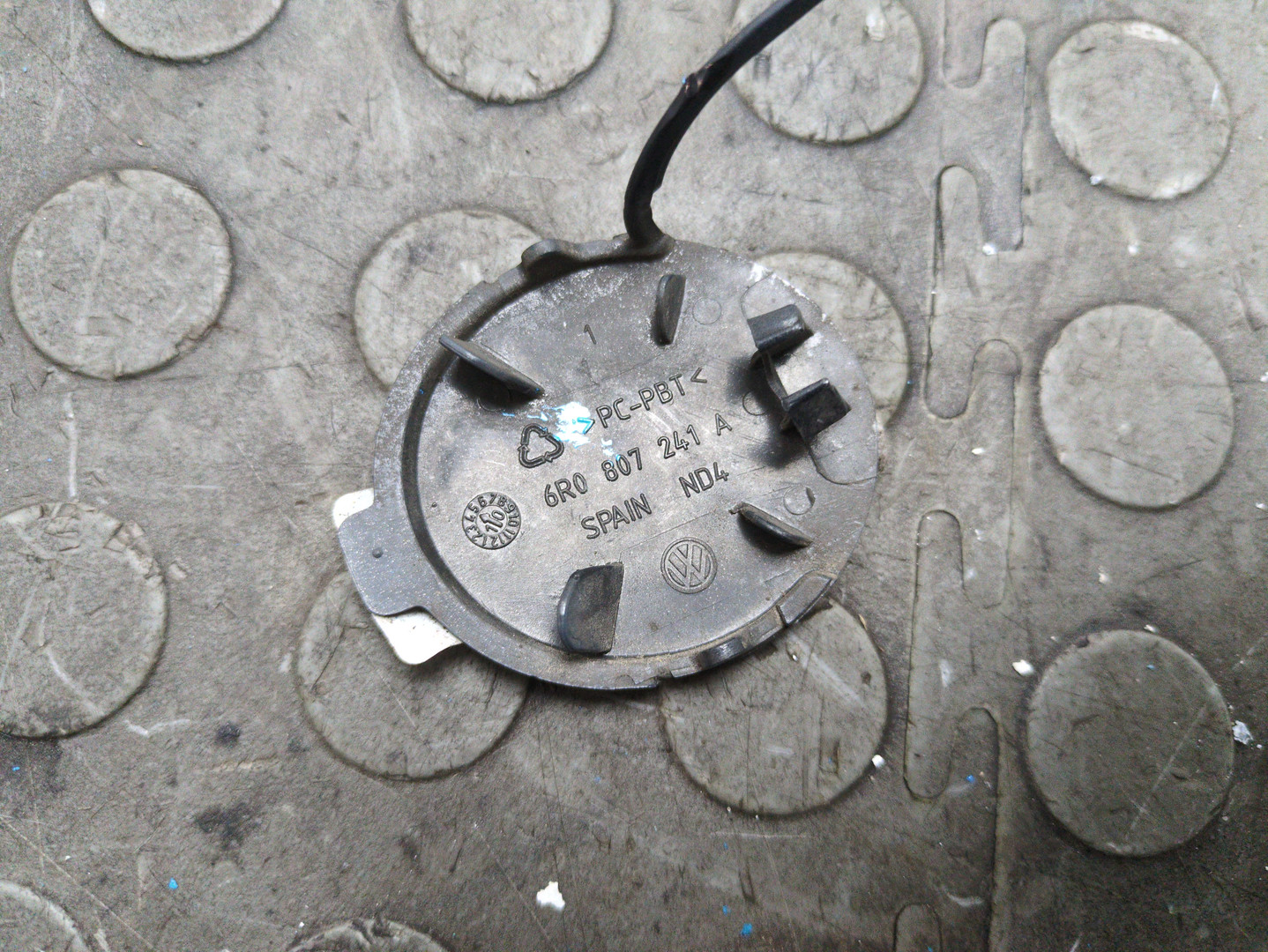 Заглушка буксировочного крюка