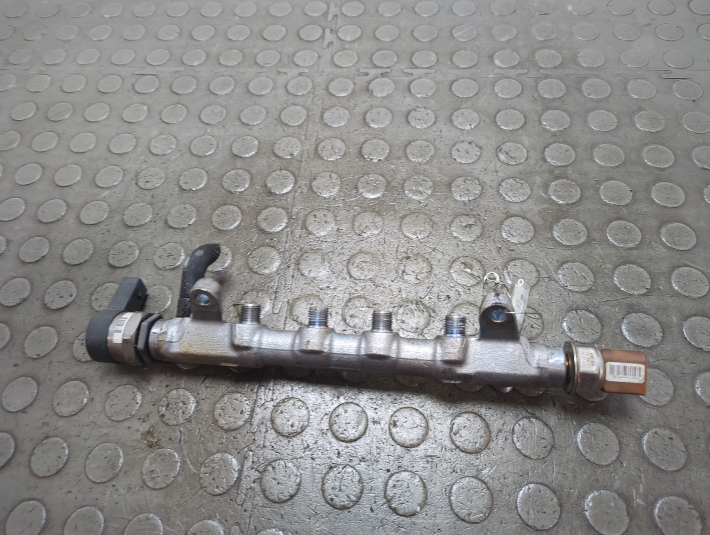 Рейка топливная (рампа)