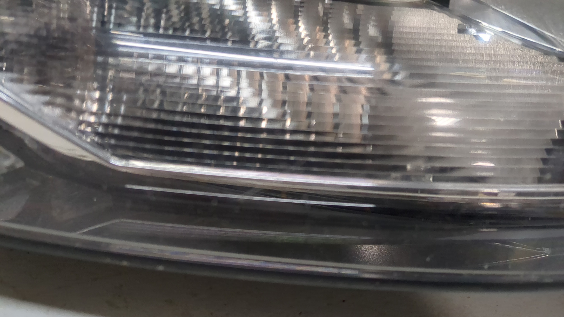 Фара правая