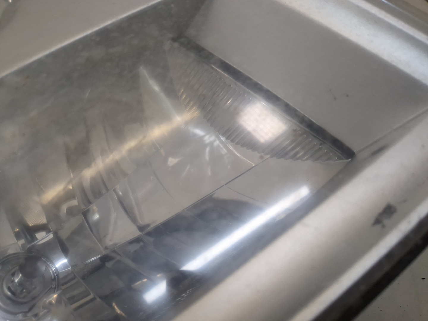 Фара правая