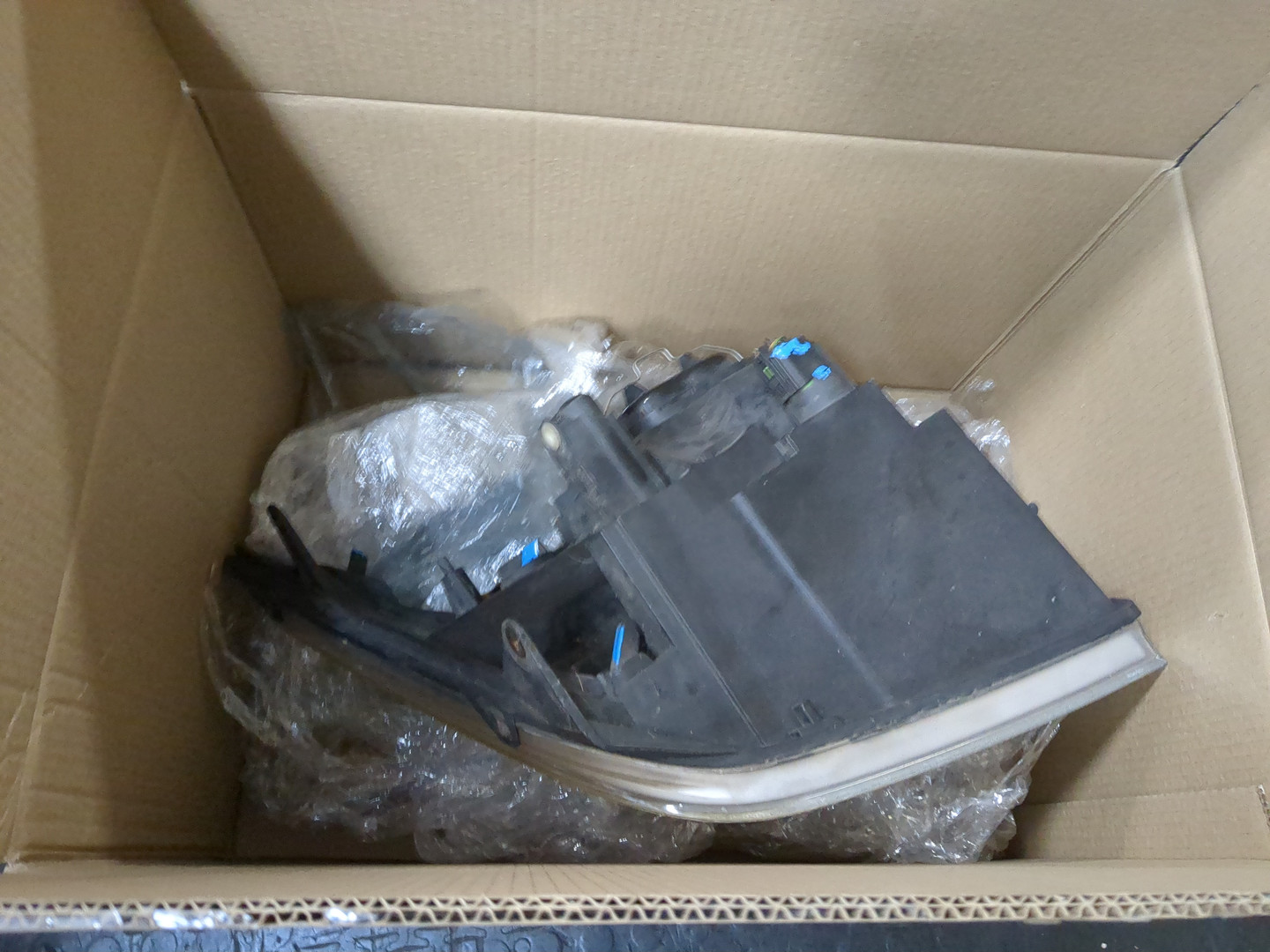 Фара правая