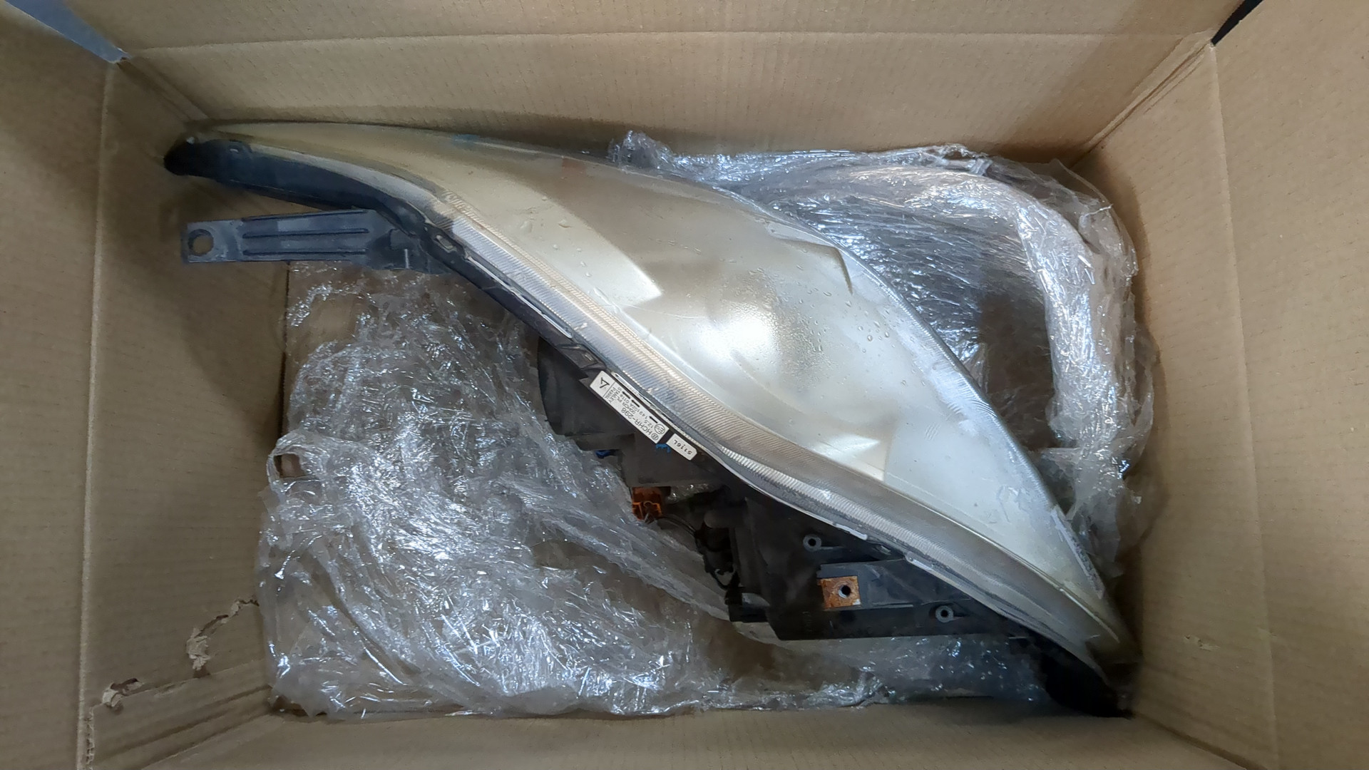 Фара правая