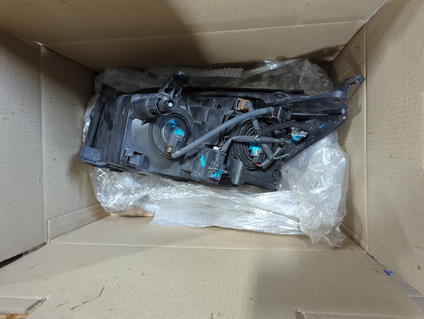 Фара правая