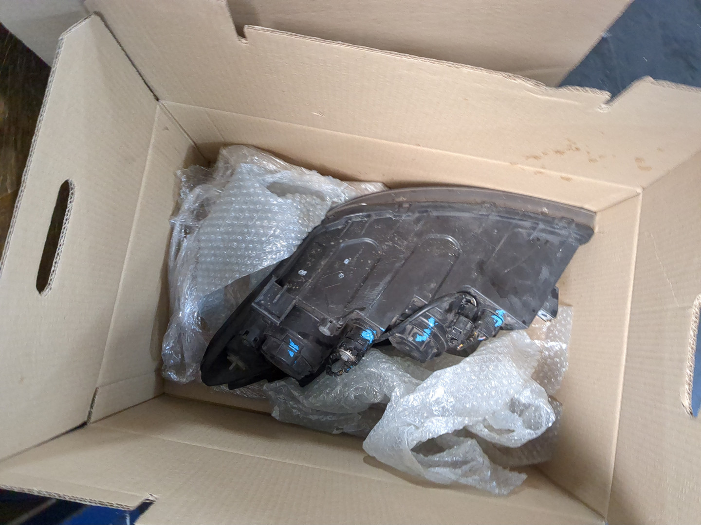 Фара правая