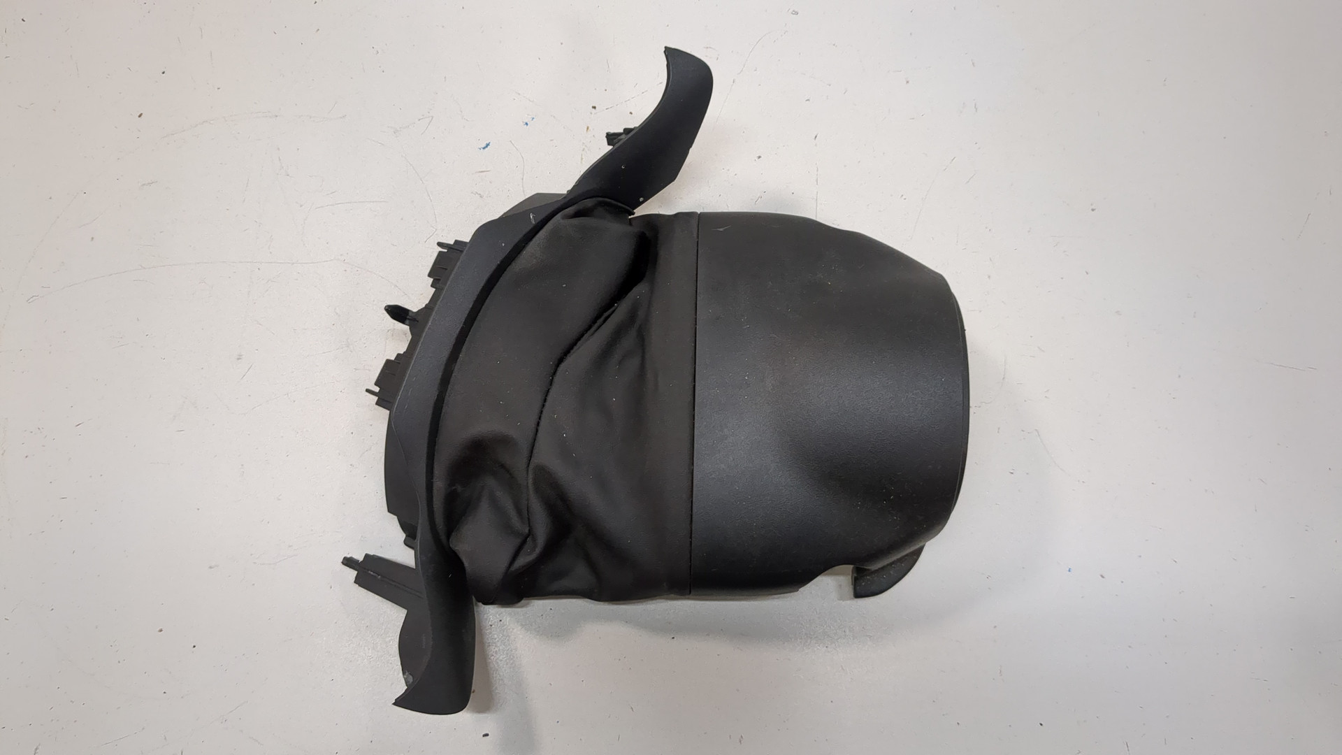 Кожух рулевой колонки