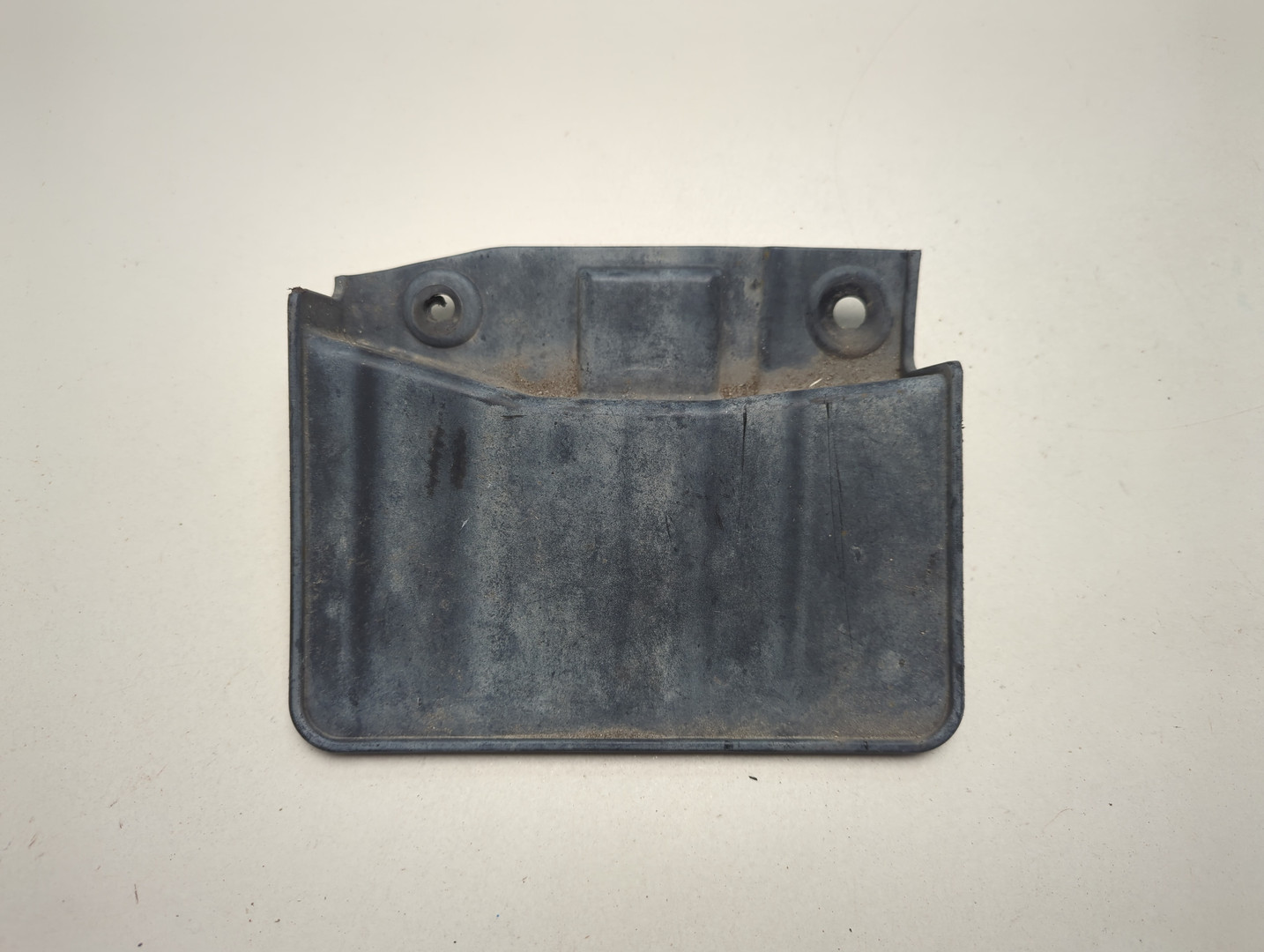 Брызговик задний левый