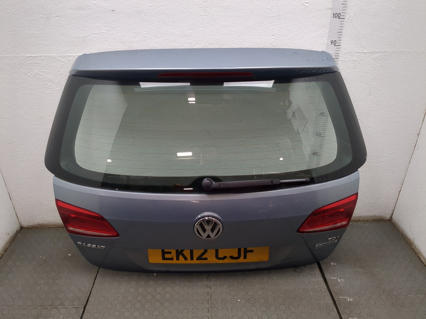 Дверь багажника