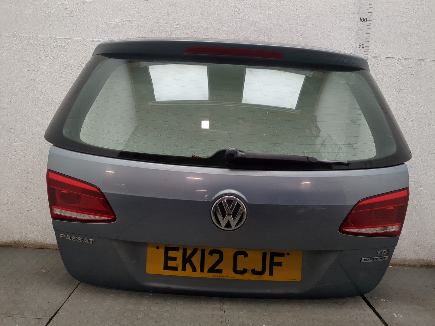 Дверь багажника