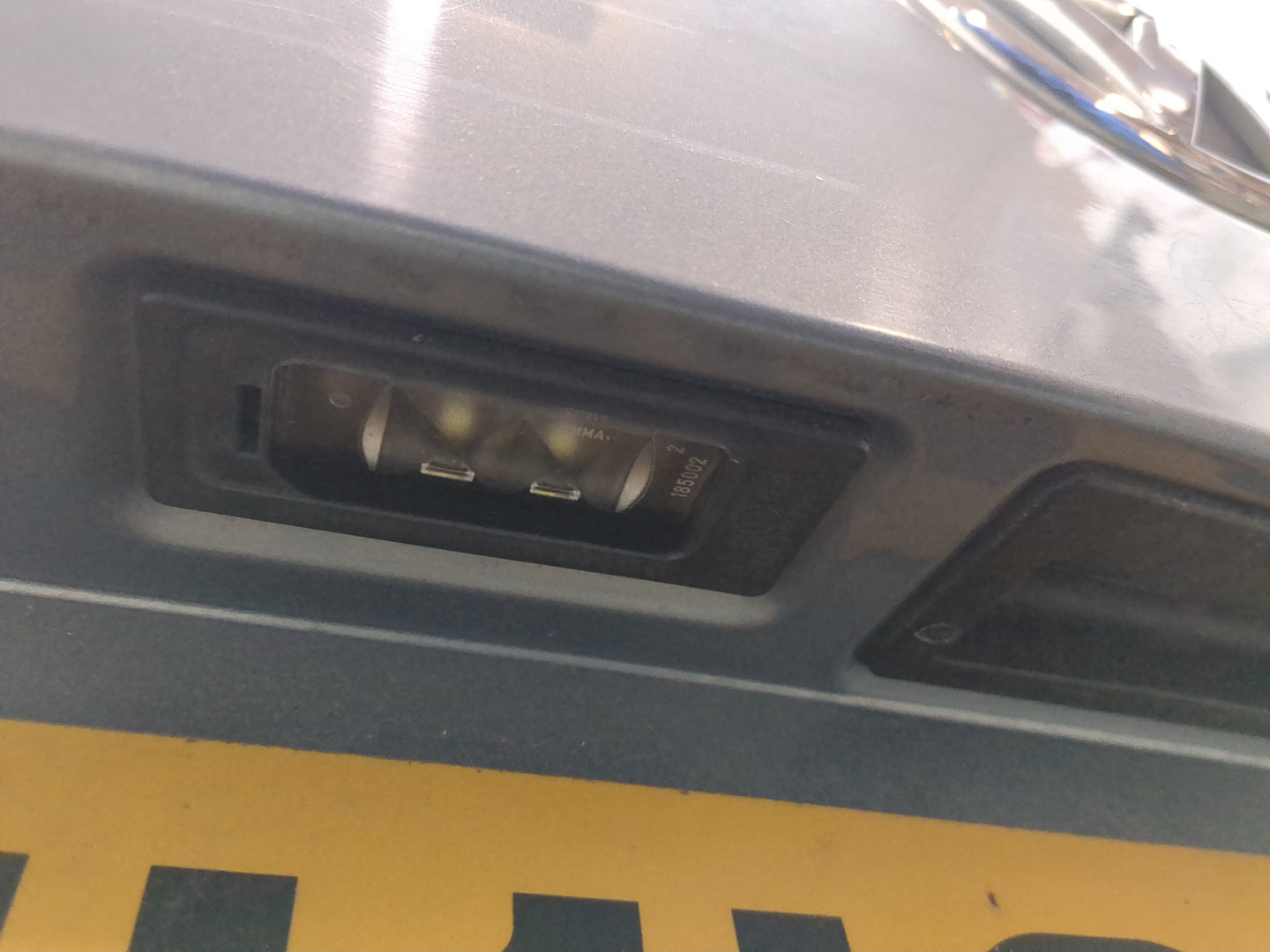 Дверь багажника