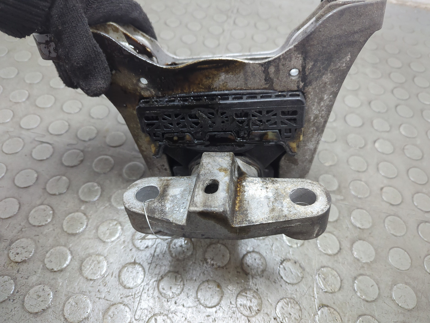 Опора двигателя