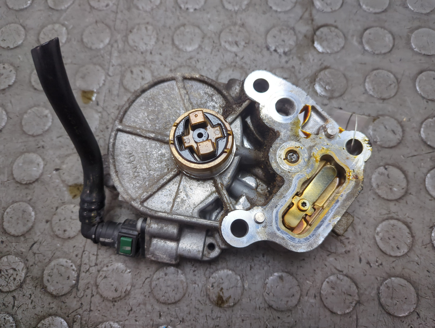 Насос вакуумный